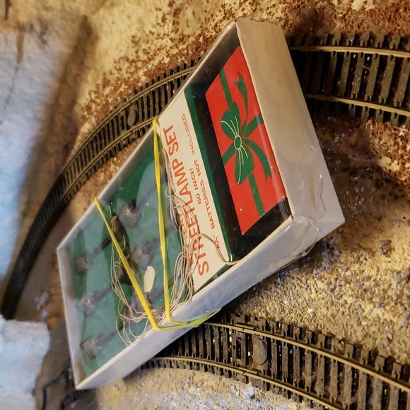 DEPARTMENT 56 - Village Accessories Series - Street Lamp Set - In Original Box - Picture 7 of 8